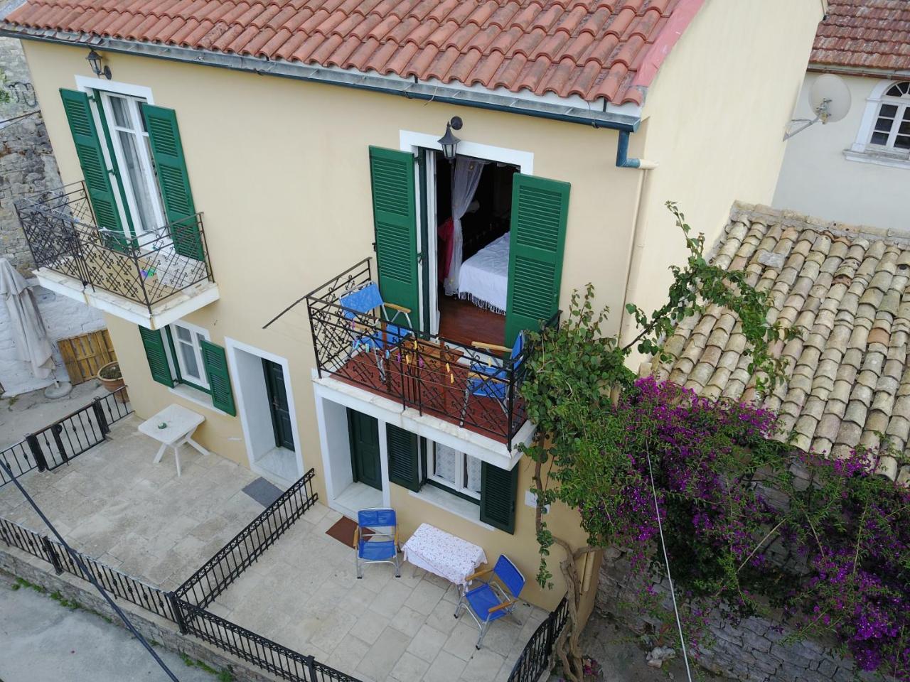 Evi'S Maisonette Longós 외부 사진