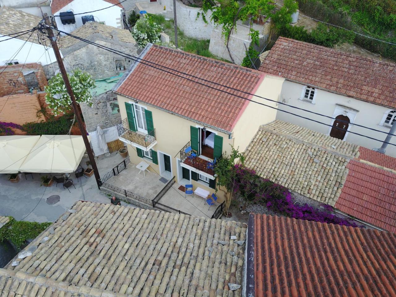 Evi'S Maisonette Longós 외부 사진